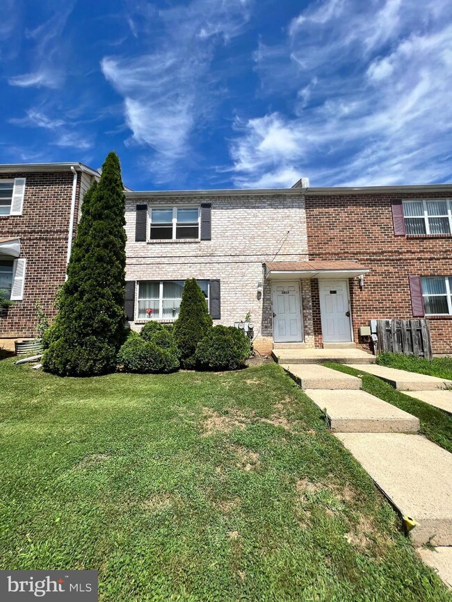 5017 Defford Place, Norristown, PA 19403 - photo 2