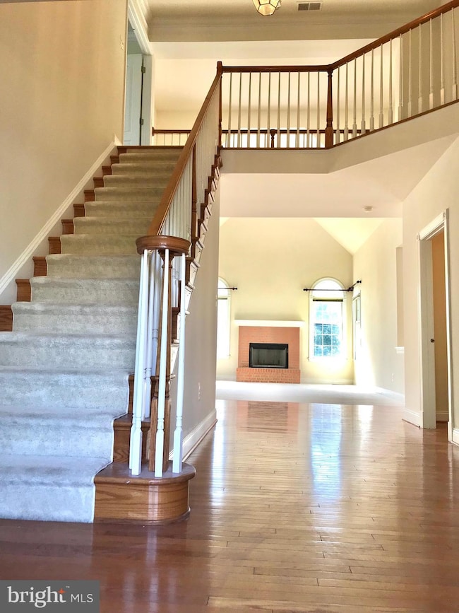 43237 Valiant Dr, Chantilly, VA 20152 - photo 2