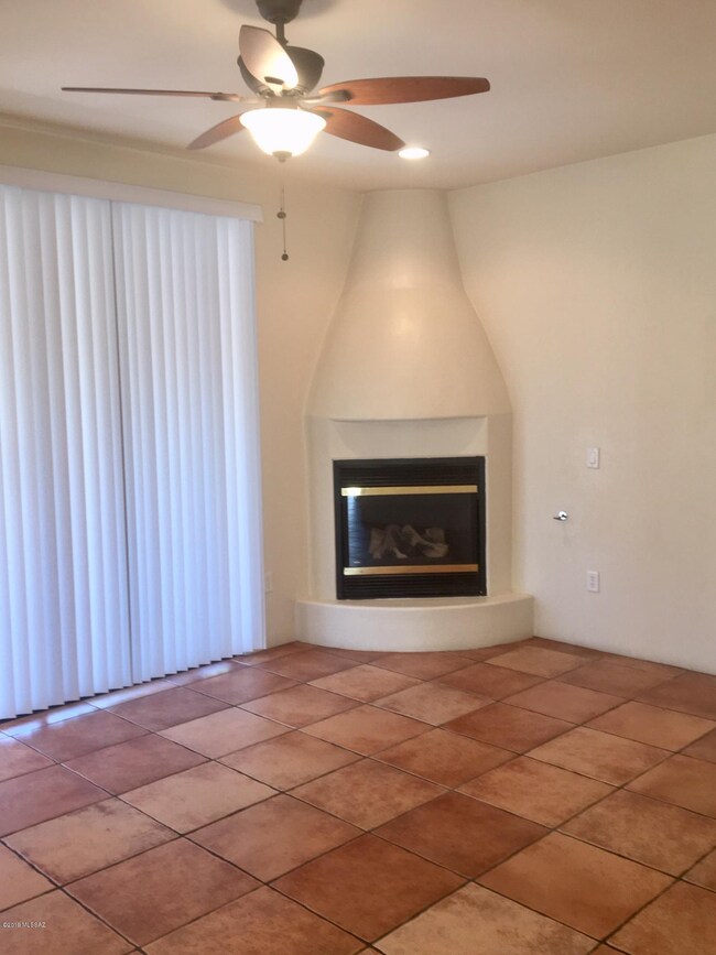 Gas beehive fireplace