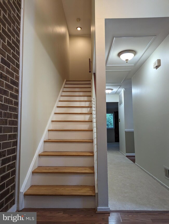 1457 Greenmont Ct, Reston, VA 20190 - photo 7