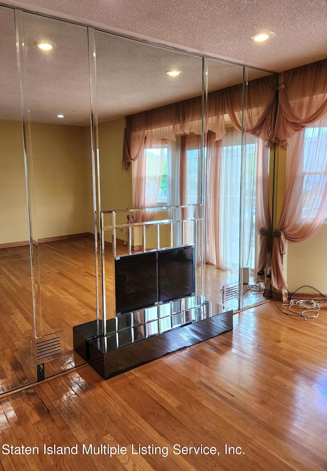 300 Merry Mount St, Staten Island, NY 10314 - photo 3