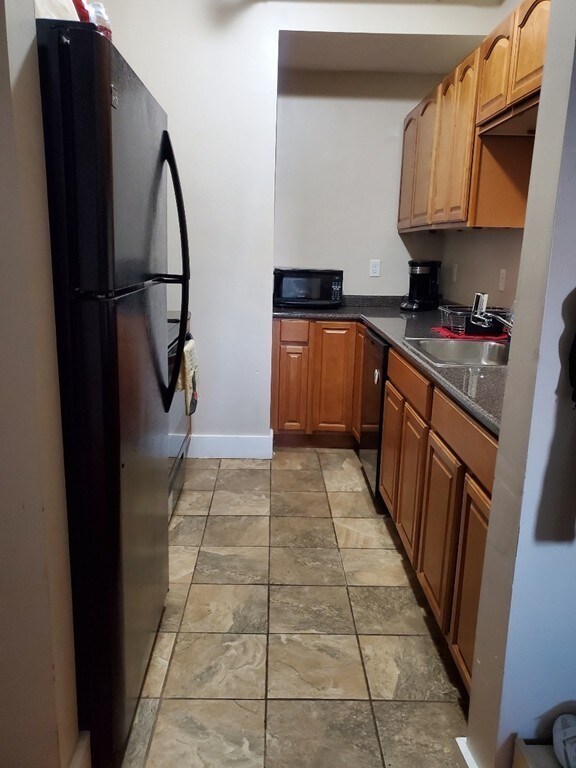 246 Humphrey St unit 1, Swampscott, MA 01907 - photo 5