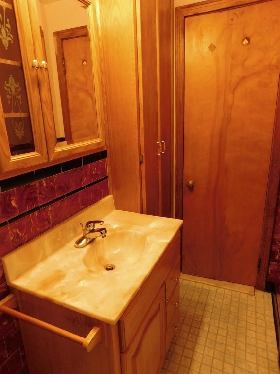 Full bath on main level