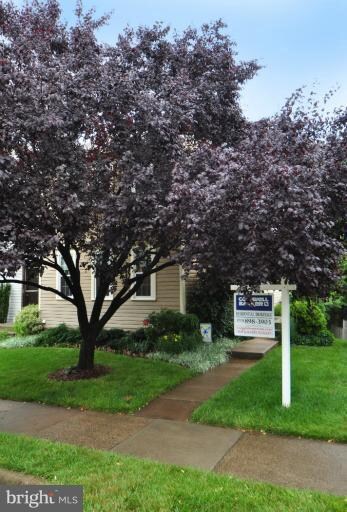 11958 Sentinel Point Ct, Reston, VA 20191 - photo 3