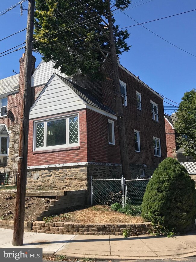 6831 Radbourne Rd, Upper Darby, PA 19082 - photo 4