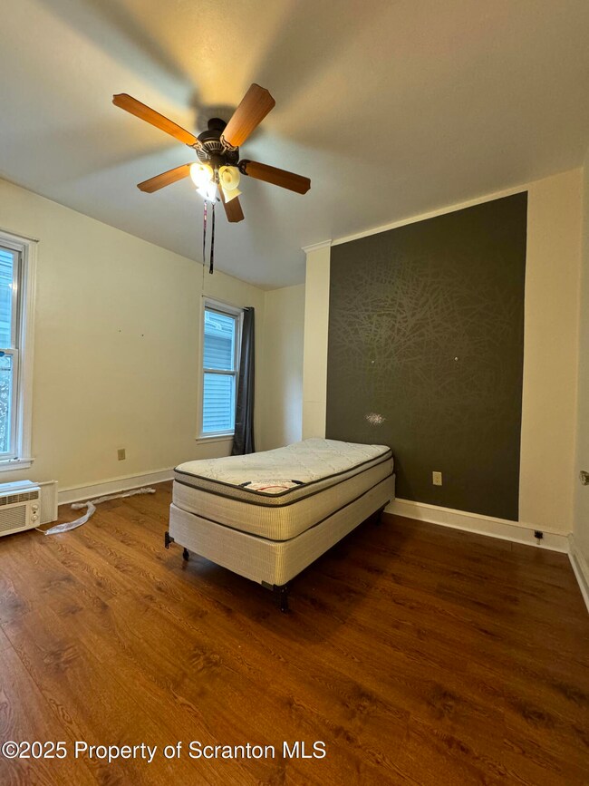 510 Quincy Ave unit 1S, Scranton, PA 18510 - photo 4