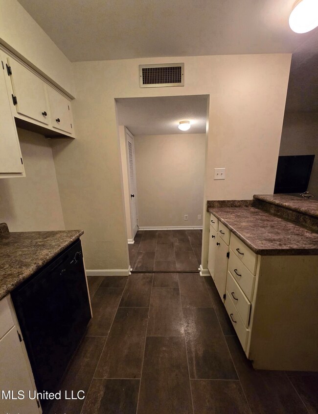 3310 Washington Ave unit 1320, Pascagoula, MS 39581 - photo 7