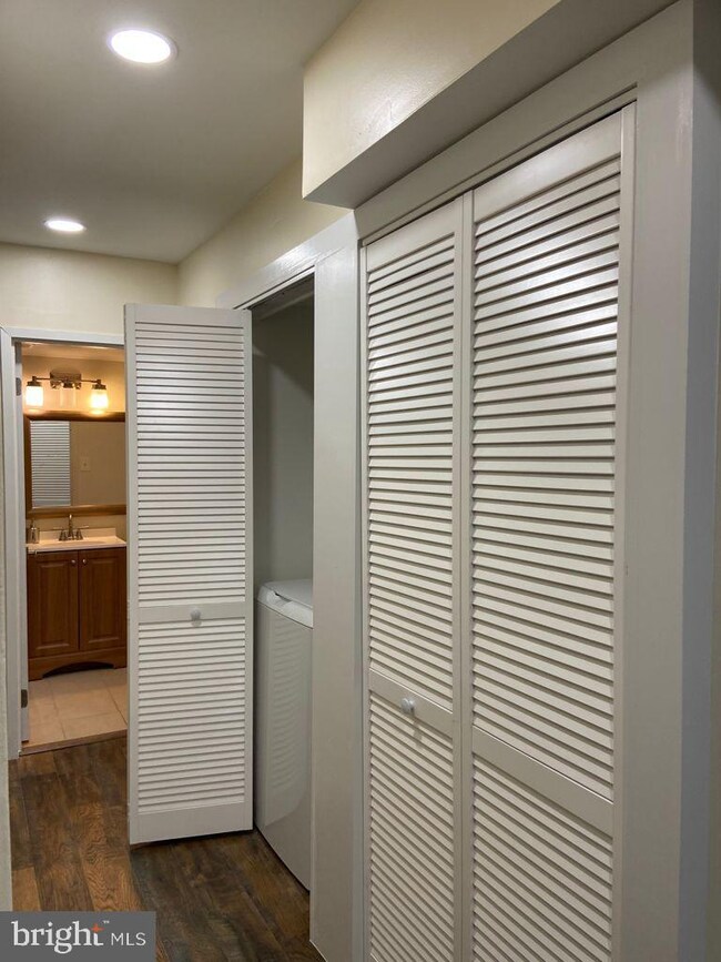 2341 Freetown Ct unit 22C, Reston, VA 20191 - photo 4