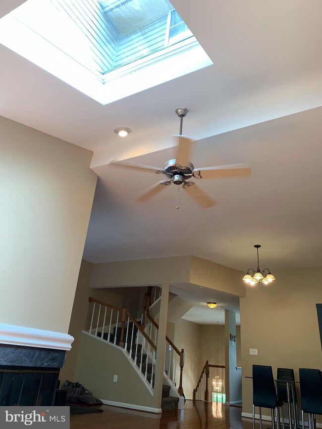 11109 Luxberry Ct, Manassas, VA 20109 - photo 7