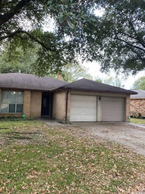 14127 Magnolia Springs Dr, Houston, TX 77066 - photo 2