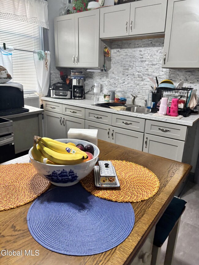 10 Wilkins Ave, Albany, NY 12206 - photo 6