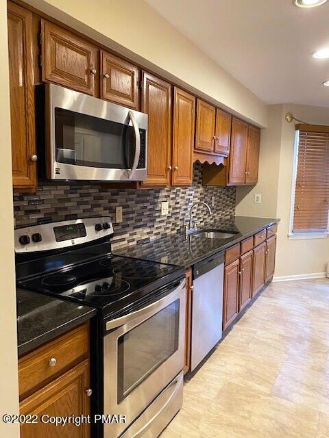 139 N 5th St, Stroudsburg, PA 18360 - photo 6