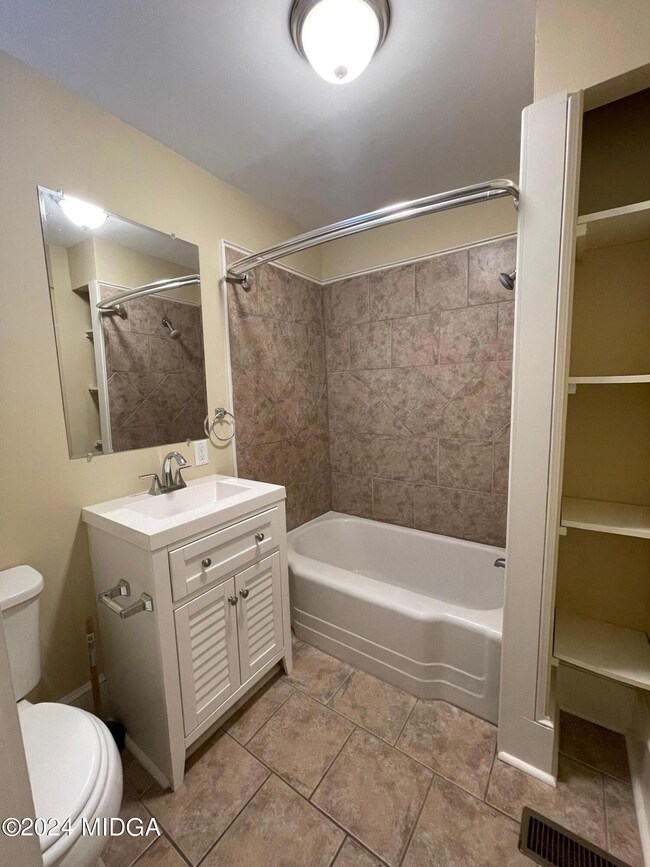 946 New St unit B, Macon, GA 31201 - photo 5