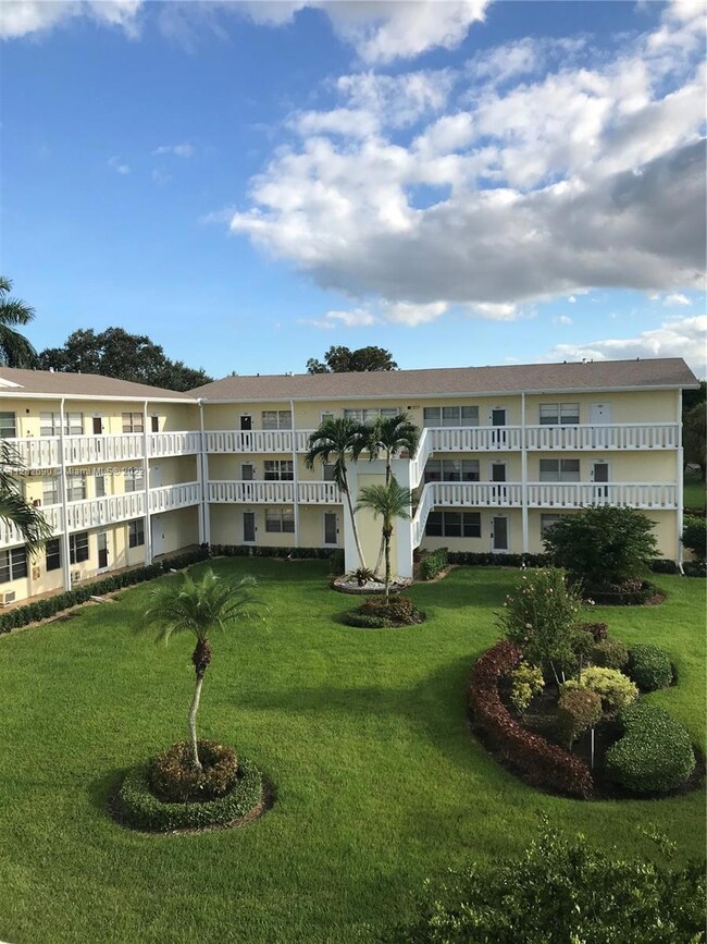 29 Dorset A unit A, Boca Raton, FL 33434 - photo 4