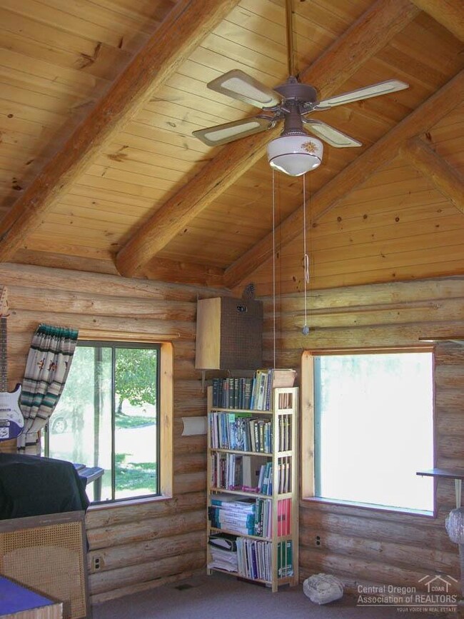 19208 Shoshone Rd, Bend, OR 97702 - photo 3