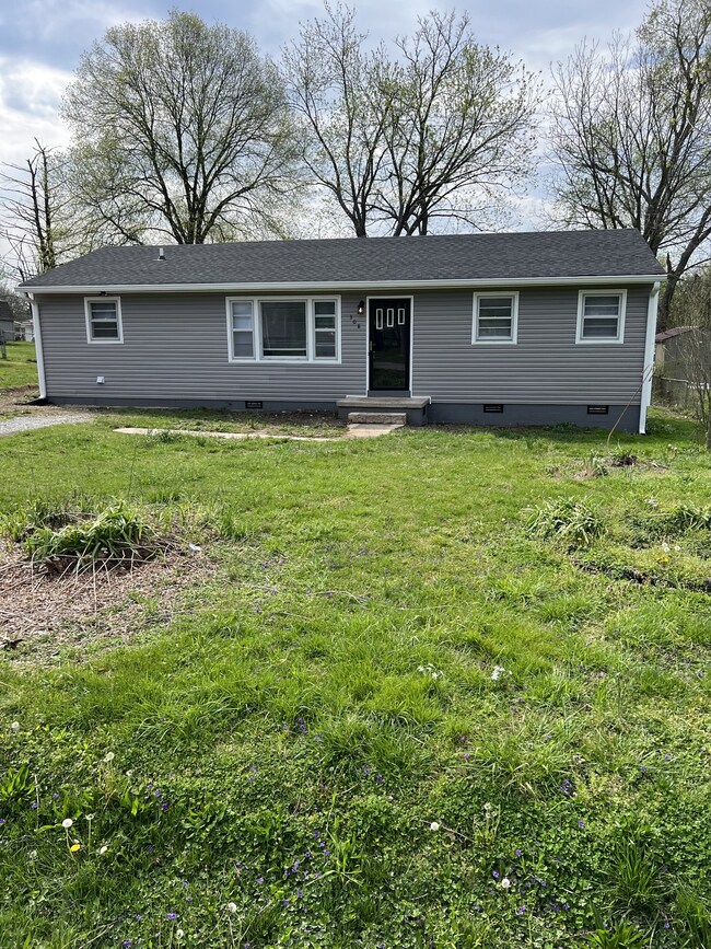 308 Rolling Rd, Shelbyville, TN 37160 - photo 2