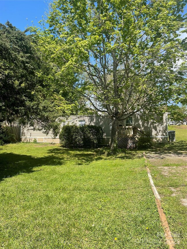 104 Poplar St, Clover, SC 29710 - photo 2