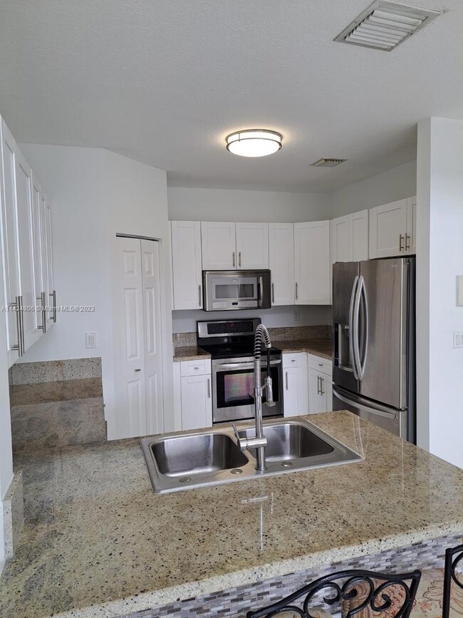 11200 NW 73rd St, Doral, FL 33178 - photo 6