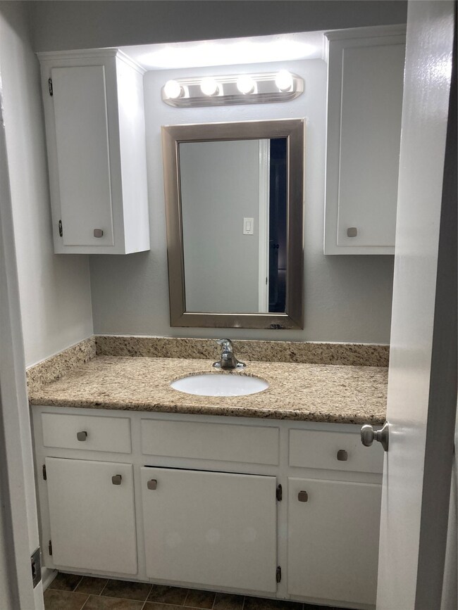 1203 Bayou Dr, Alvin, TX 77511 - photo 5