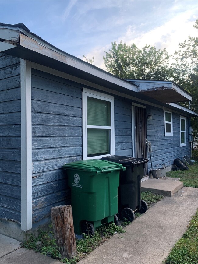Back of the front, occupied unit. Do not disturb t