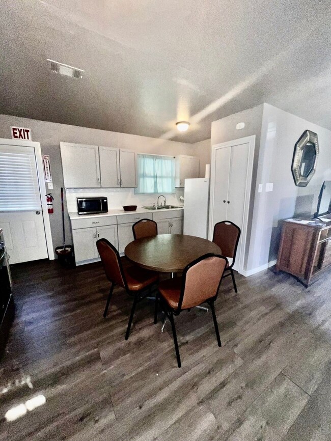 3632 S Marsalis Ave, Dallas, TX 75216 - photo 4