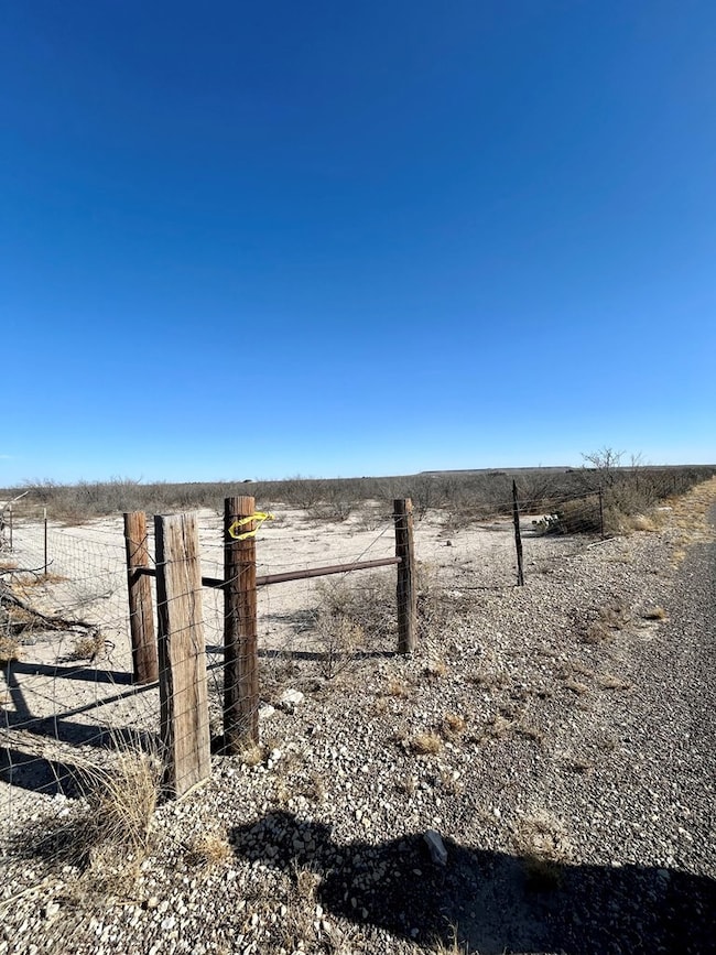 0 7d unit 50080649, Fort Stockton, TX 79735 - photo 3