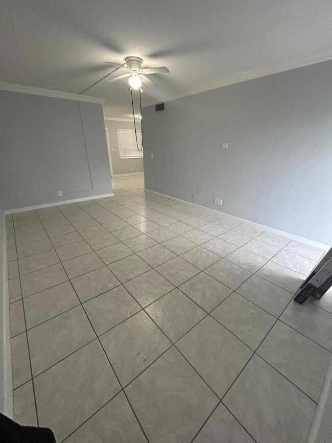 1310 NW 43rd Ave unit 303, Lauderhill, FL 33313 - photo 5