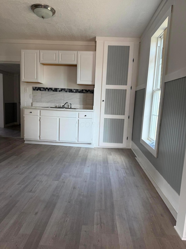 20 Center St, New Holland, OH 43145 - photo 7