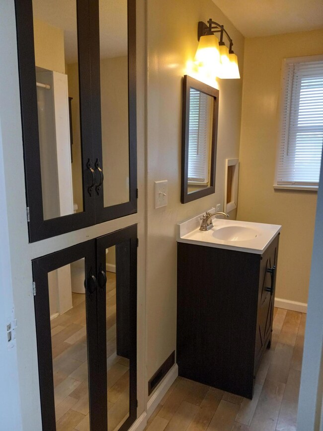 690 S Burgess Ave, Columbus, OH 43204 - photo 7