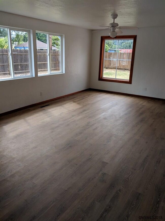 341 5th St, Lyons, OR 97358 - photo 3