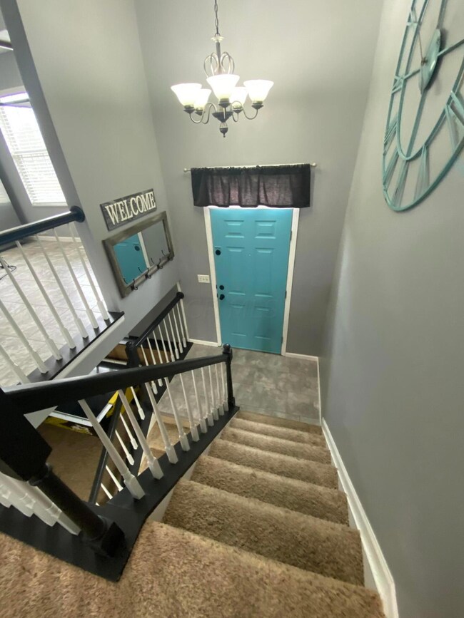 1691 Green Friar Dr, Columbus, OH 43228 - photo 4