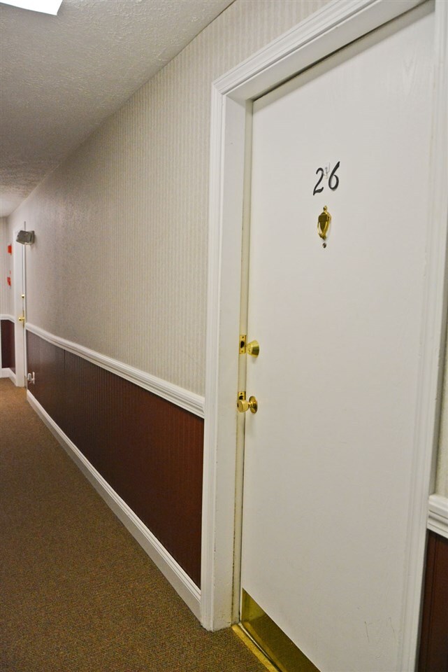 555 Calef Rd unit 26, Manchester, NH 03103 - photo 7