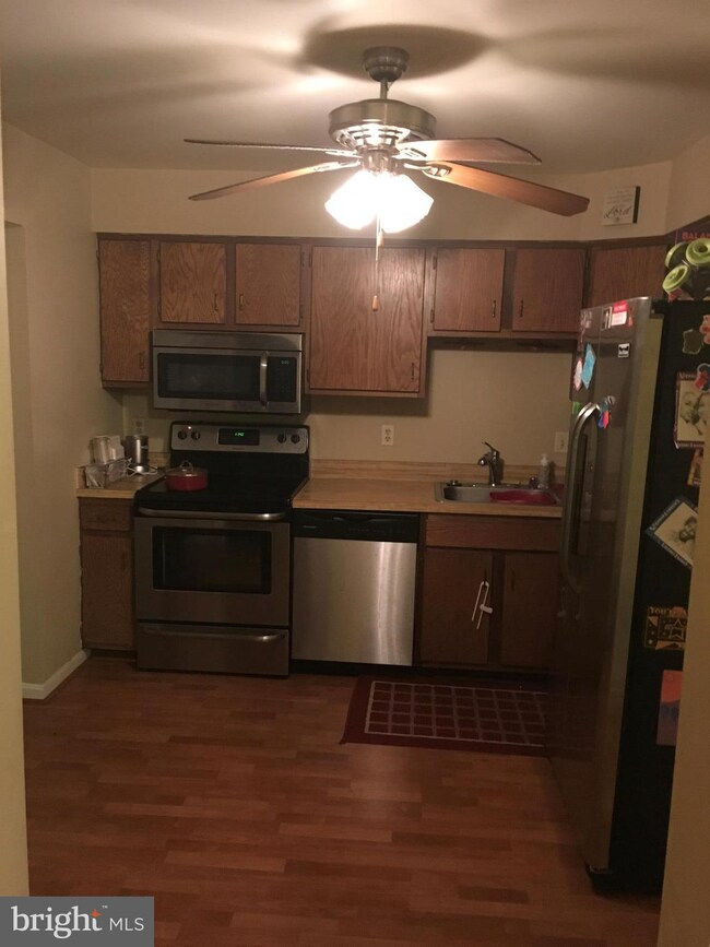 6032 Saint Moritz Dr, Temple Hills, MD 20748 - photo 3