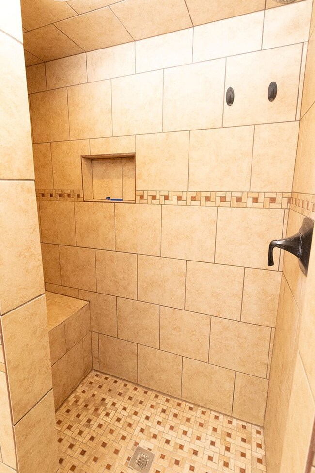 910 N Carol Ave, Monahans, TX 79756 - photo 7