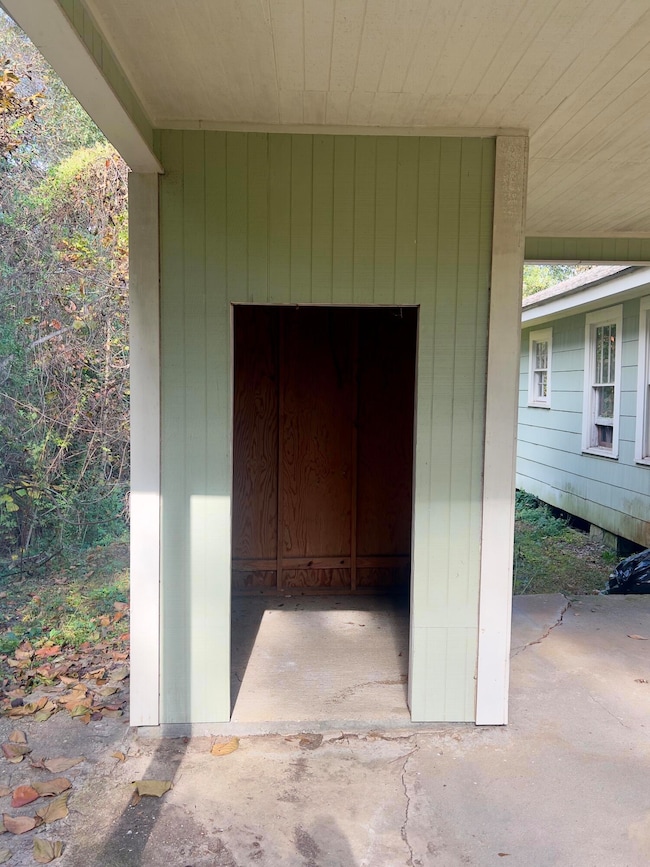 903 Alberta Ave, Columbia, MS 39429 - photo 3