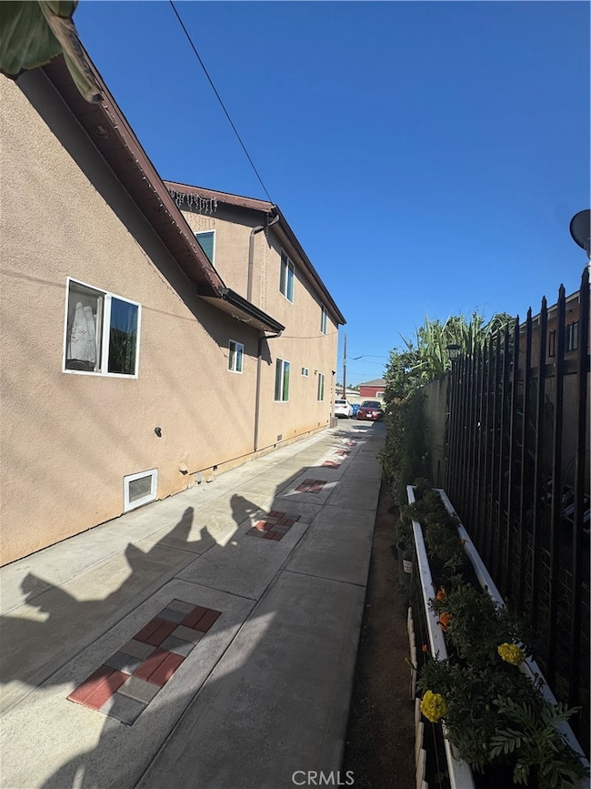 9300 S Hoover St, Los Angeles, CA 90044 - photo 4