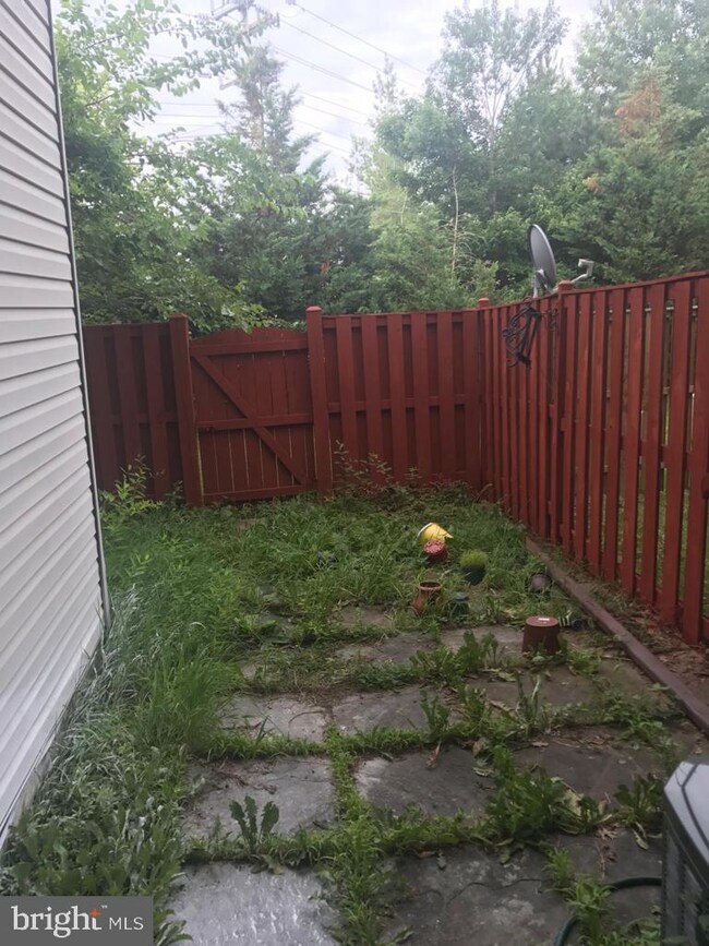 2529 Banshire Dr, Herndon, VA 20171 - photo 7