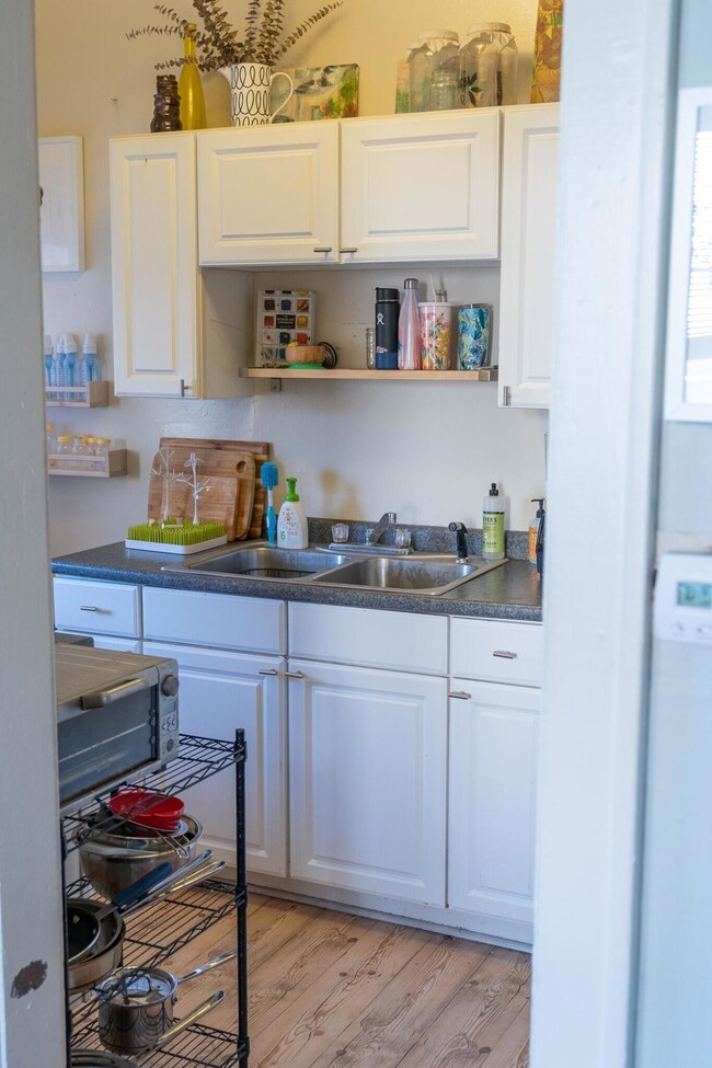 82 E Welch Ave, Columbus, OH 43207 - photo 7