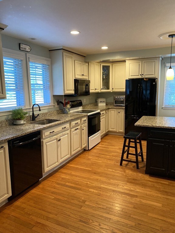 35 Wamsutta Ave, Worcester, MA 01602 - photo 5