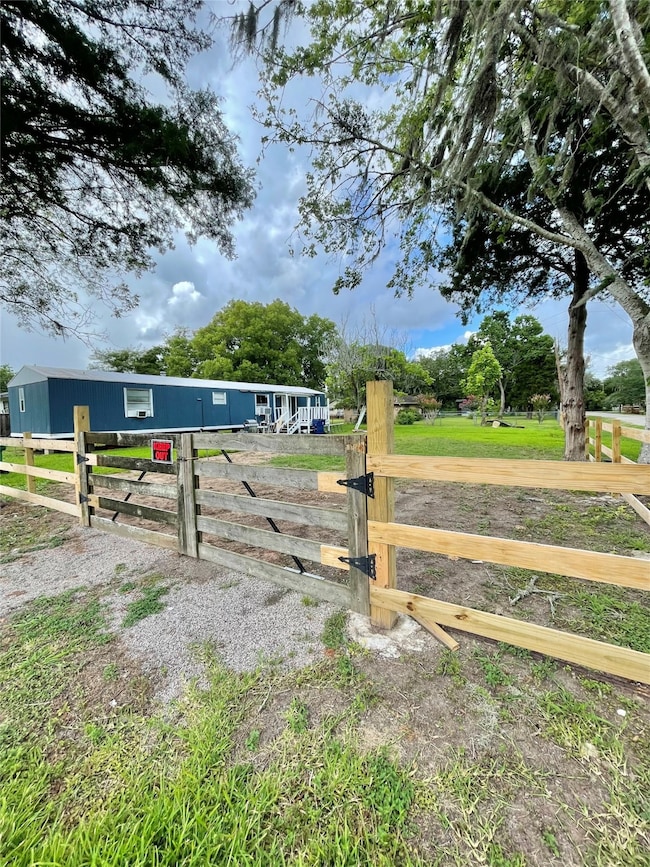 702 W Front St, Brazoria, TX 77422 - photo 2