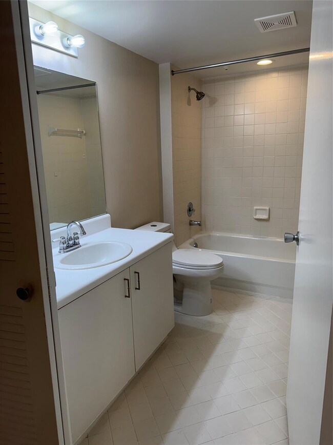 571 SW 142nd Ave unit 413O, Pembroke Pines, FL 33027 - photo 4