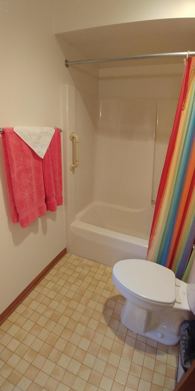 1316 Cranbrook Terrace NE unit 28, Grand Rapids, MI 49505 - photo 7