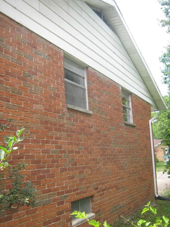 652 Robin Ln, Newark, OH 43055 - photo 7