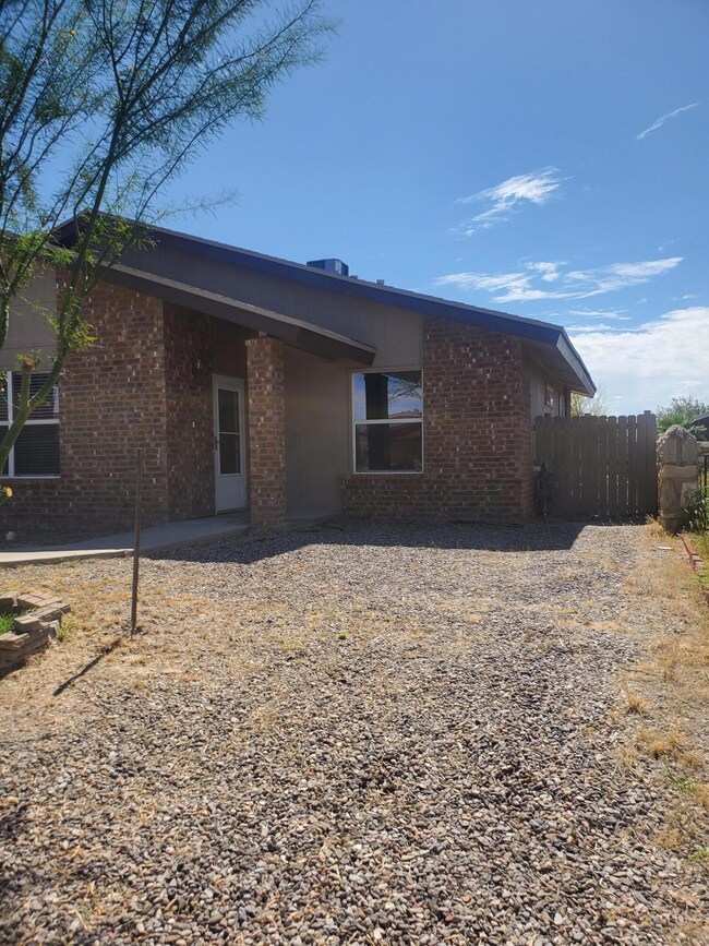 14356 Cocotitlan, El Paso, TX 79928 - photo 5