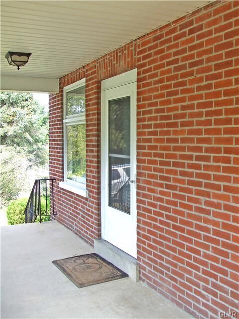 427 Chestnut St, Freemansburg, PA 18017 - photo 3