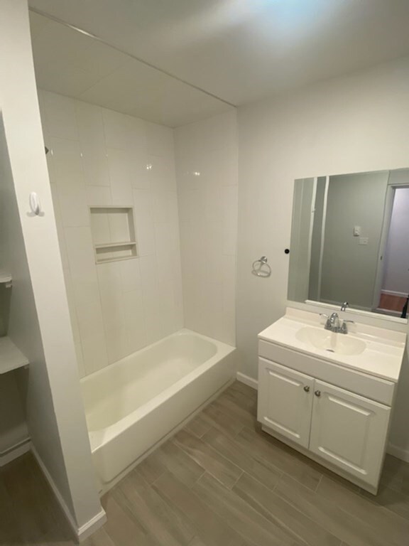 27 Salem St unit 2, Woburn, MA 01801 - photo 3