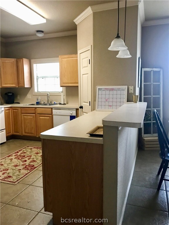 1703 N Bardell Ct, College Station, TX 77840 - photo 5