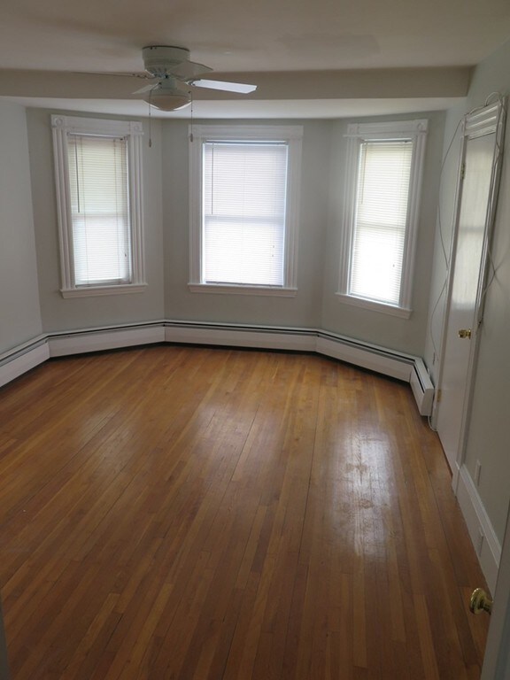 546 E 6th St unit 3, Boston, MA 02127 - photo 4