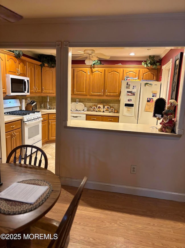 708 Zlotkin Cir unit 2, Freehold, NJ 07728 - photo 2