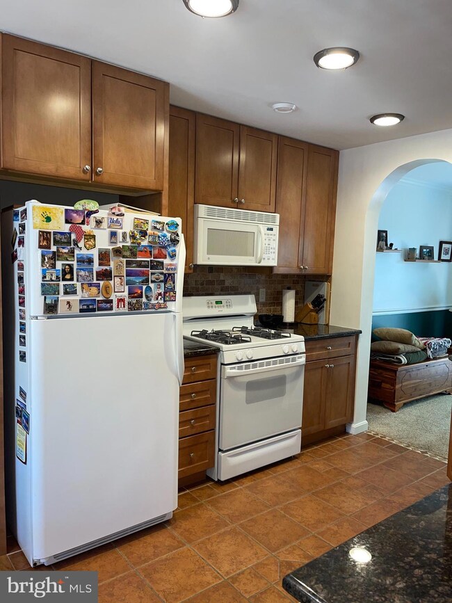 9307 Town Place Dr, Owings Mills, MD 21117 - photo 3